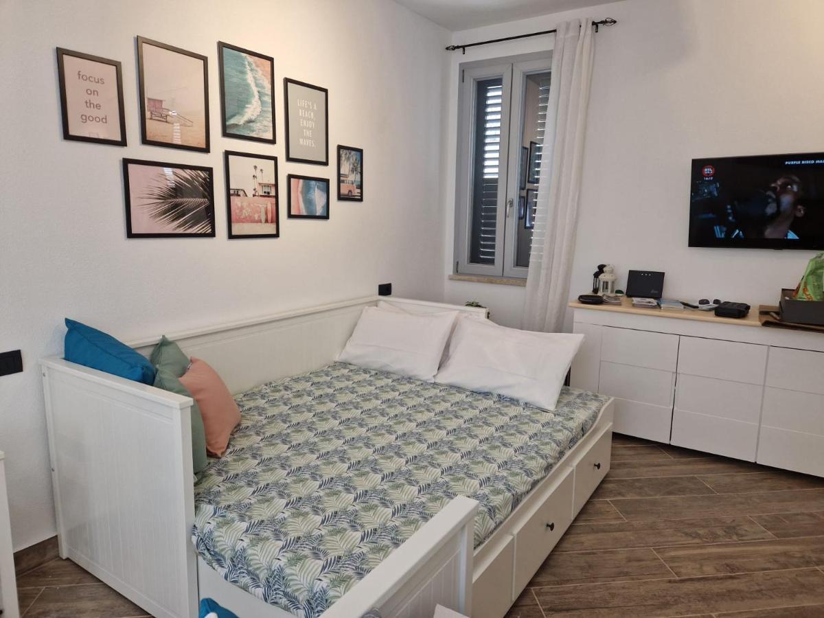 Suite Da Gabry 2 ออลเบีย ภายนอก รูปภาพ