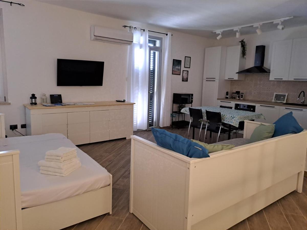 Suite Da Gabry 2 ออลเบีย ภายนอก รูปภาพ